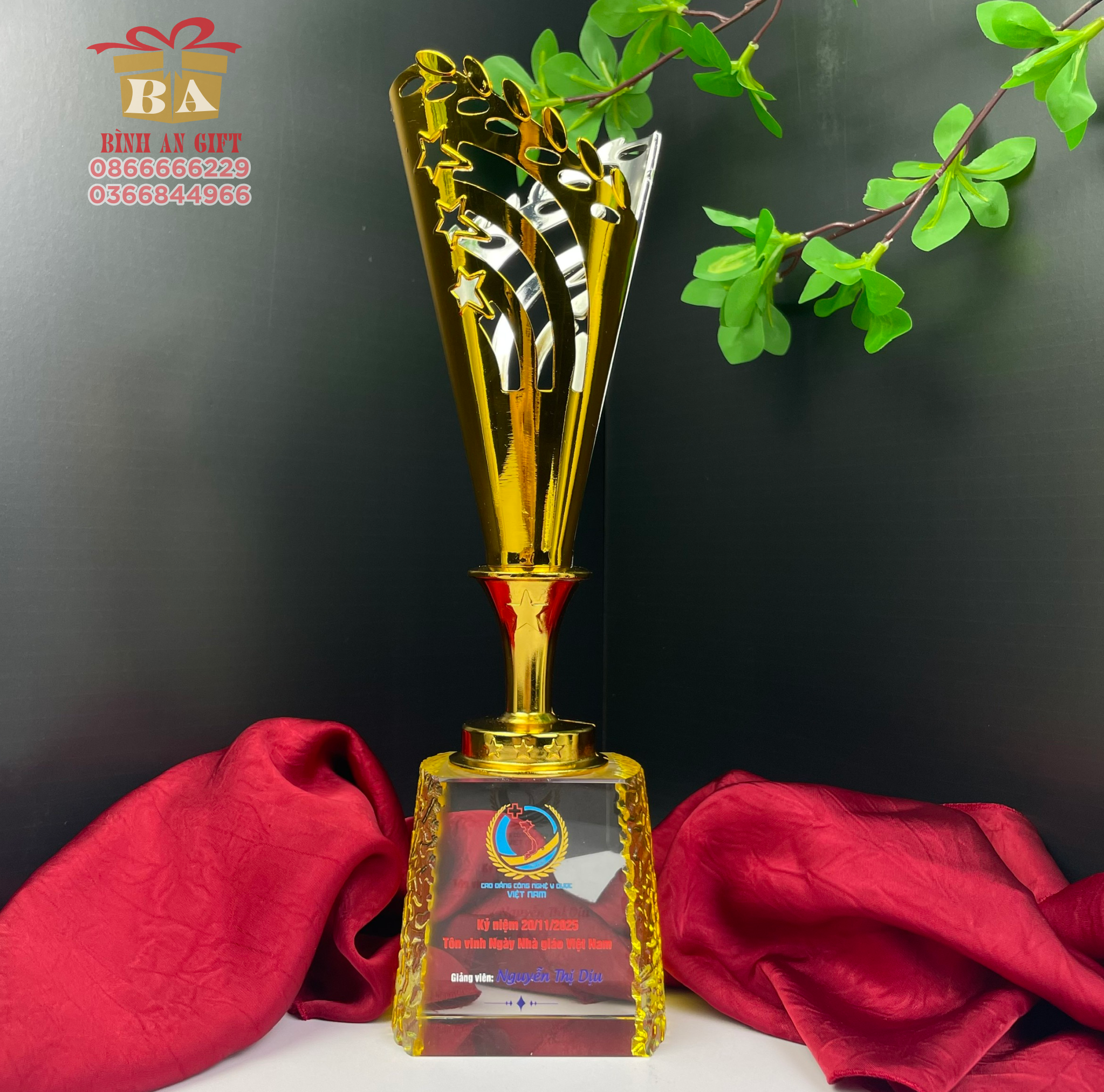 Cúp pha lê kết hợp kim loại vinh danh nhân viên công ty CVD04 - Hình ảnh 2
